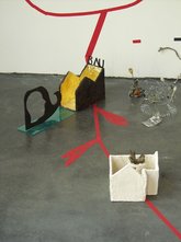 Raumzeichnung mit Klebestreifen, Arbeiten aus der Werkgruppe: Die andere Baustelle, Artforum Offenburg, 2006, © Jörg Mandernach